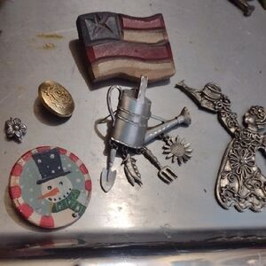 Assorted Decorative Metal and Wood Pieces